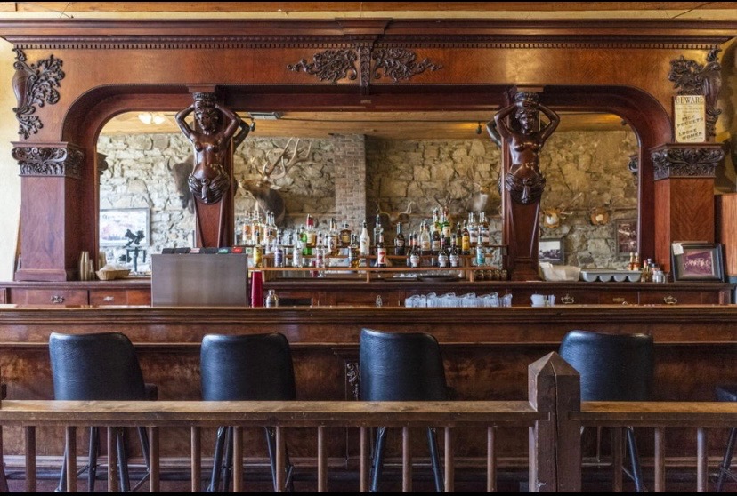 Oxbow Dinner House And Pizza Company